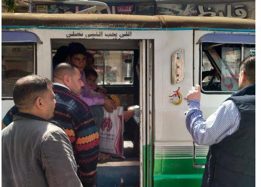 حملات مكثفة على وسائل النقل بالفيوم لمتابعة التزام السائقين بالتعريفة  