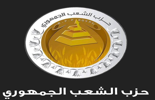 «الشعب الجمهوري» يشارك في افتتاح المعرض السنوي للملابس بجامعة الإسكندرية بأسعار مناسبة 