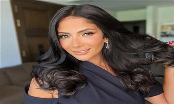 أحمد حلمى يدعم زوجته منى زكى بسبب «تحت الوصاية»