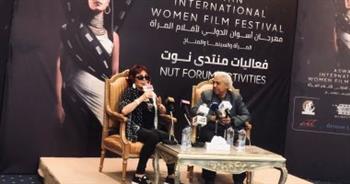   نبيلة عبيد في ندوة تكريمها بمهرجان أسوان لأفلام المرأة: إحسان عبد القوس هو الذي اختار أعمالي الأولى