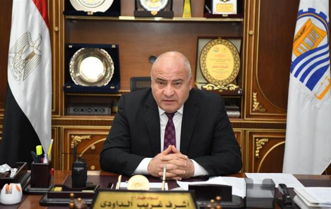 محافظ قنا يصدر قرارا بحركة تنقلات بين رؤساء المراكز والمدن