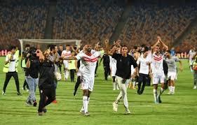 لاعبو الزمالك يحتفلون مع الجماهير بعد الفوز على الترجي