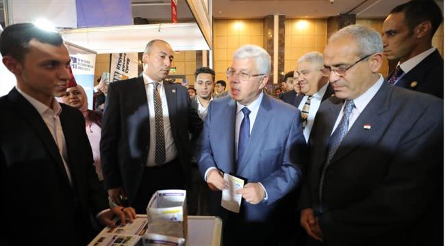 وزير التعليم العالي يفتتح الملتقى العلمي والمعرض الدولي للتعليم العالي والتدريب "إيديوجيت ٢٠٢٣"