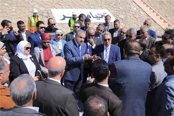 وفد لجنة الإدارة المحلية بمجلس النواب يتفقد محطة المعالجة الثلاثية بالهجارسة