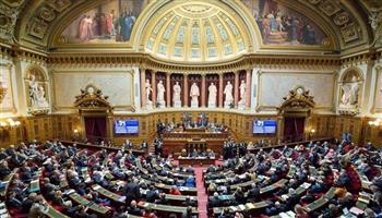   مجلس الشيوخ الفرنسى يرفع سن التقاعد إلى 64 عامًا