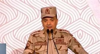 ياسر وهبة يلقي قصيدة شعرية فى حب الوطن خلال الاحتفال بـ«يوم الشهيد»