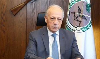   وزير الدفاع اللبناني يبحث مع قائد الجيش أوضاع المؤسسة العسكرية والوضع الأمني في البلاد