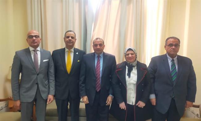 اللجنة المُختصة بترشيح رؤساء الجامعات تلتقى المُرشحين لرئاسة جامعتي عين شمس ومطروح