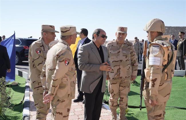  الرئيس السيسي يتفقد الارتكازات الأمنية في شرق القناة