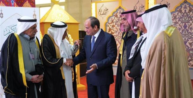 الرئيس السيسي يتفقد الارتكازات الأمنية بشرق القناة ويشارك رجال القوات المسلحة تناول الإفطار