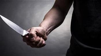 بسبب أولوية المرور.. سائق يطعن عاملا على الطريق بقرية في سوهاج  