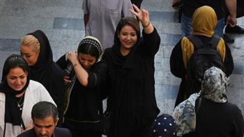   القضاء الإيرانى يهدد بملاحقة غير المحجبات في الاماكن العامة «دون رأفة» 