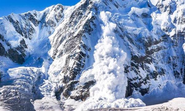 وفاة 4 أشخاص فى انهيار جليدى بجبال الألب الفرنسية