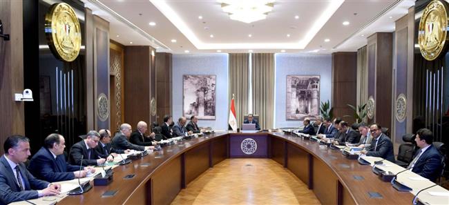 رئيس الوزراء يتابع جهود تطوير الشركة الوطنية للطيران والخطط المستقبلية لها
