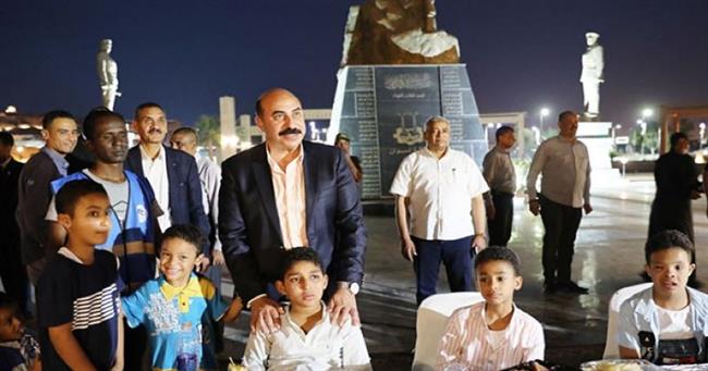 محافظ أسوان يشارك بحفل إفطار «كتف في كتف» للأطفال الأيتام وذوى الهمم
