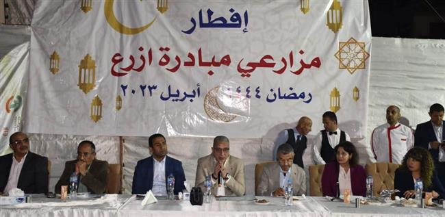 محافظ الفيوم يشارك في الإفطار الجماعي للمزارعين ضمن مبادرة «إزرع»