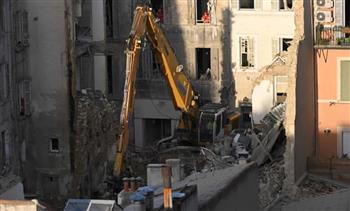   فرنسا: انتشال جثة سادسة من تحت أنقاض المبنى المنهار في مارسيليا