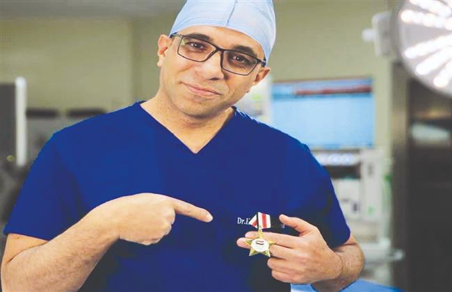 «يجرى جراحات لحالات تحدب وتشوه بالعمود الفقرى» الدكتور هانى عبد الجواد..طبيب السعادة