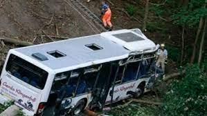 مصرع 10 أشخاص بحادث سقوط حافلة بنهر فى بيرو