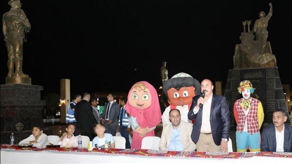 محافظ أسوان يشارك في حفل إفطار «كتف في كتف» للأطفال الأيتام وذوى الهمم