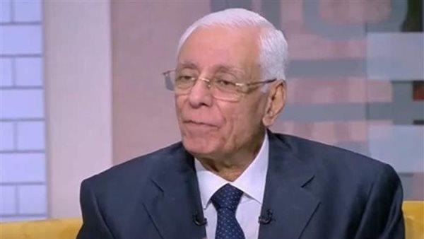 حسام موافي ينصح بالإكثار من شرب المياه تجنبا لهذه الأمراض