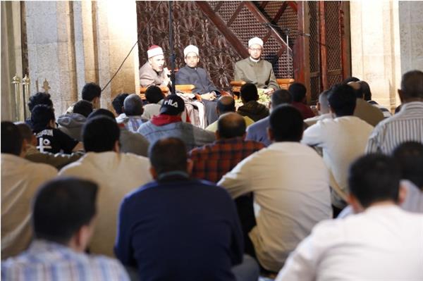 ملتقى العصر بالجامع الأزهر: من خصائص الأمة المحمدية حفظ القرآن في صدورهم
