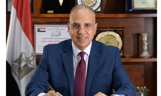 وزير الري يؤكد نجاح منظومة السيول في حماية مدينة الطور
