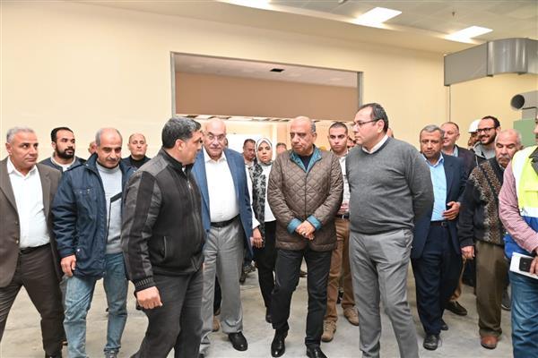 وزير قطاع الأعمال العام في جولة تفقدية بشركة غزل المحلة