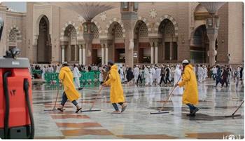   «شؤون المسجد النبوي» تكثف جهودها بالتزامن مع هطول الأمطار على المدينة المنورة
