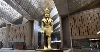   السياحة والآثار توضح حقيقة سقوط بعض الأمطار على تمثال رمسيس الثاني المتحف المصري
