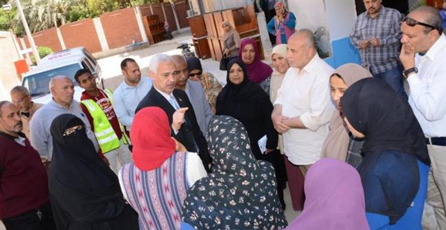 د.عبد المولى يتفقد خدمات المدن الجامعية «الطالبات» ويستمع إلى مقترحاتهن 