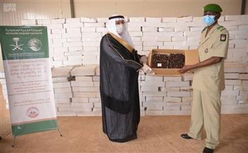    «الشؤون الإسلامية» السعودية تسلم هدية خادم الحرمين الشريفين من التمور للنيجر