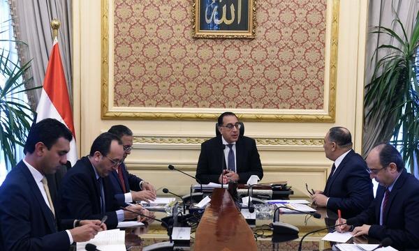 رئيس الوزراء يستعرض مع مدير «الوطني لتخطيط استخدامات أراضي الدولة» عددا من الموضوعات محل الدراسة بالمركز