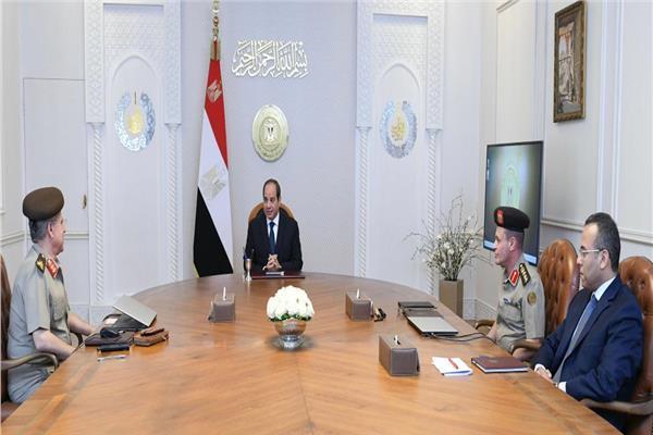 السيسي يوجه بمواصلة الأعمال الجارية والالتزام بالجداول الزمنية المقررة في تنفيذ المشروعات