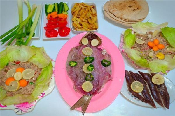 شم النسيم في رمضان.. نصائح هامة عند تناول الفسيخ والرنجة