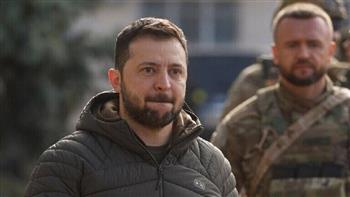   ضابط مخابرات أمريكي يتحدث عما سيفعله الأوكرانيون مع زيلينسكي 