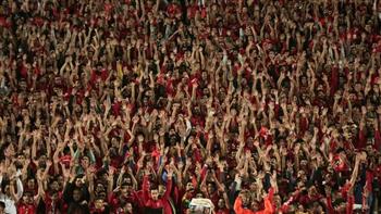   الأهلي يعلن موافقة الجهات الأمنية على حضور 52 ألف مشجع في مباراة الرجاء المغربي