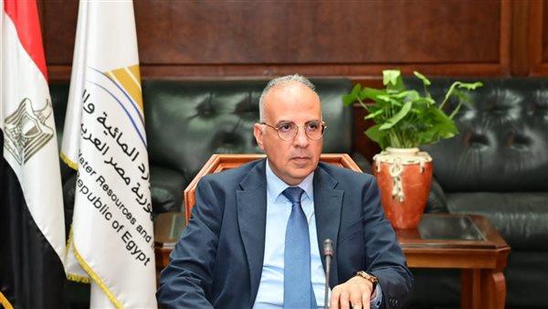 وزير الري يجري اتصالا هاتفيا ببعثة الري المصرية بالسودان للاطمئنان على أحوال العاملين