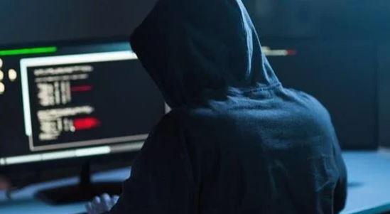 القبض على هاكر الفيس بوك وابتزاز المواطنين