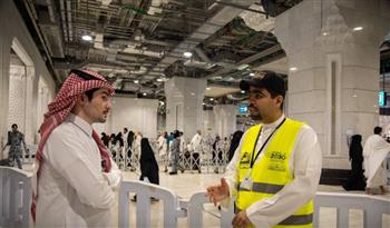   متطوعو ‫الجامعات السعودية يسهمون في خدمة زوار مكة والمدينة خلال شهر رمضان