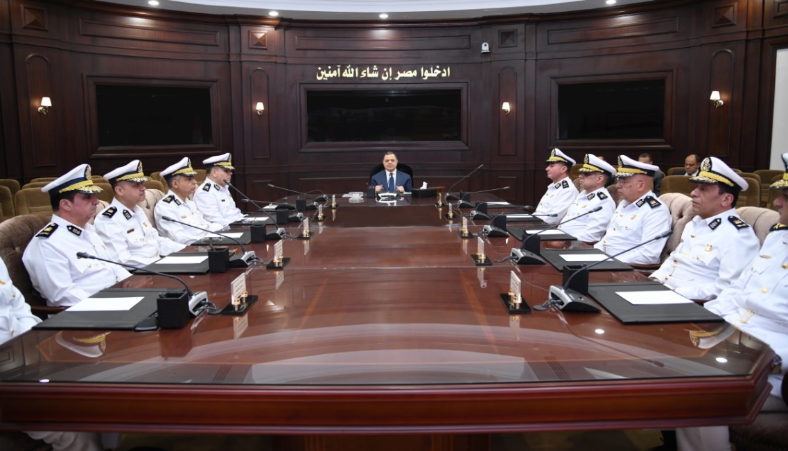 وزير الداخلية يشدد علي ضرورة الإنتشار الأمني لتامين كافة المنشاءات خلال أيام العيد