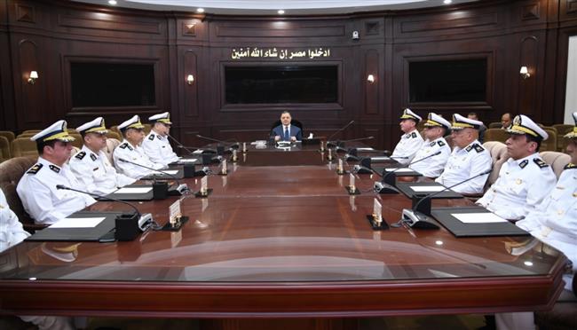 وزير الداخلية يشدد علي ضرورة الإنتشار الأمني لتامين كافة المنشاءات خلال أيام العيد 