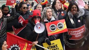   155 ألفاً من موظفي القطاع العام يتّجهون للإضراب في كندا 