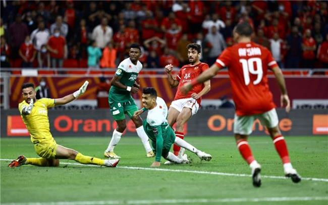 ضربة جديدة تزيد أوجاع الرجاء المغربي قبل لقاء الأهلي