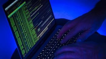 هاكر يسرق محتوى إذاعة القرآن الكريم ويبثه عبر تطبيق إلكتروني مقرصن