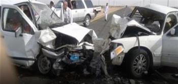 إصابة 7 أشخاص في تصادم سيارتين بأسيوط