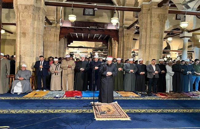 بث مباشر.. لشعائر صلاة العشاء و التراويح من الجامع الأزهر