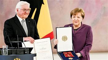   عاصفة انتقادات لميركل بعد تسلمها أعلى وسام استحقاق في ألمانيا