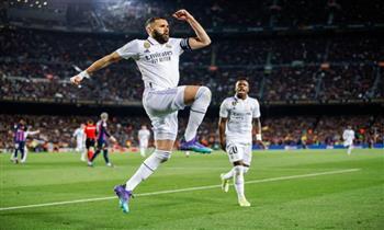 دورى الأبطال.. رد فعل غريب من طفل بعد مصافحة كريم بنزيما