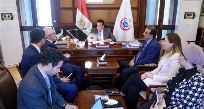 وزير الصحة يبحث مع مستشار مجموعة "BCG" العالمية الاستثمار في القطاع الصحي 